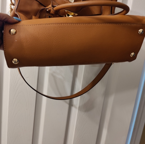 MK Michael Kors Hamilton Camel Brown Leather Large Tote - Picture 12 of 13